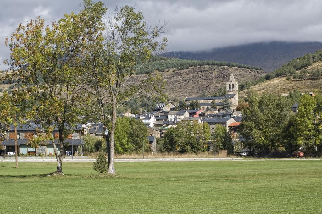 Alberg Anna Maria Janer Llivia Eksteriør bilde